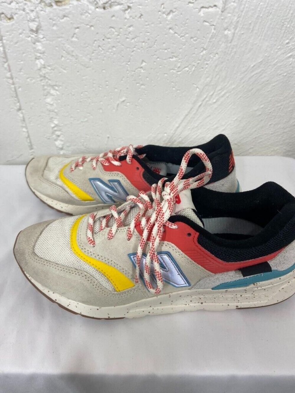 NEW BALANCE 997 H CORDURA FABRIC WOMENS SIZE 9 OFF WHITE SNEAKERS